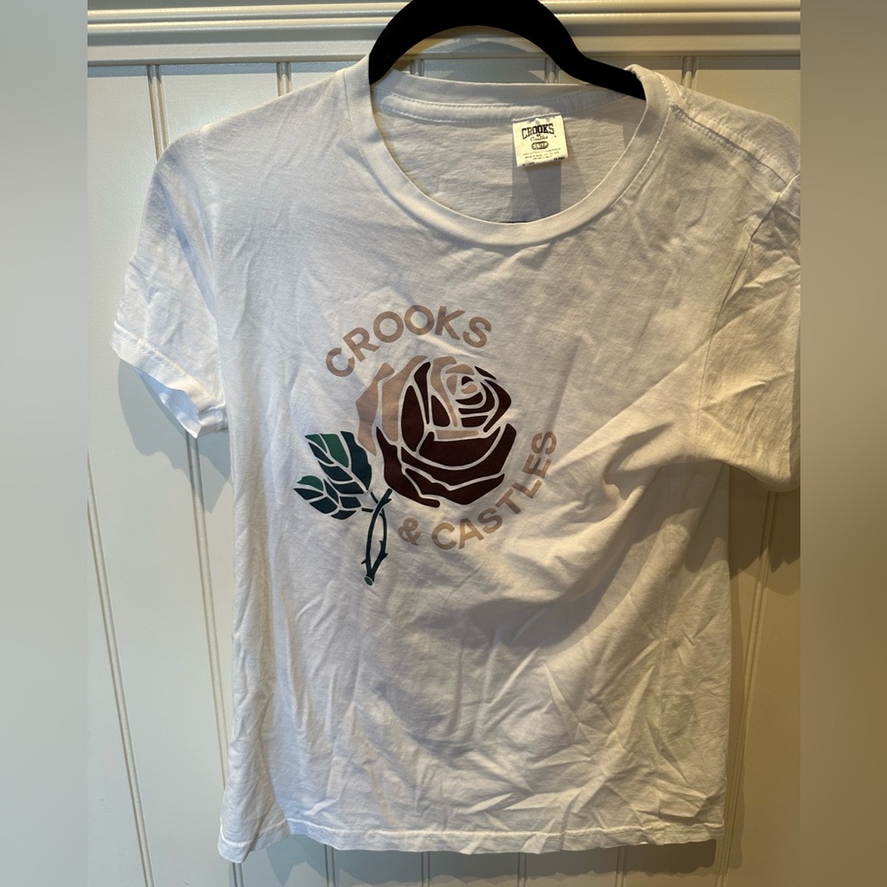 CROOKS & CASTLES Ladies Women’s Size Extra Small Cream Tee Shirt Floral …